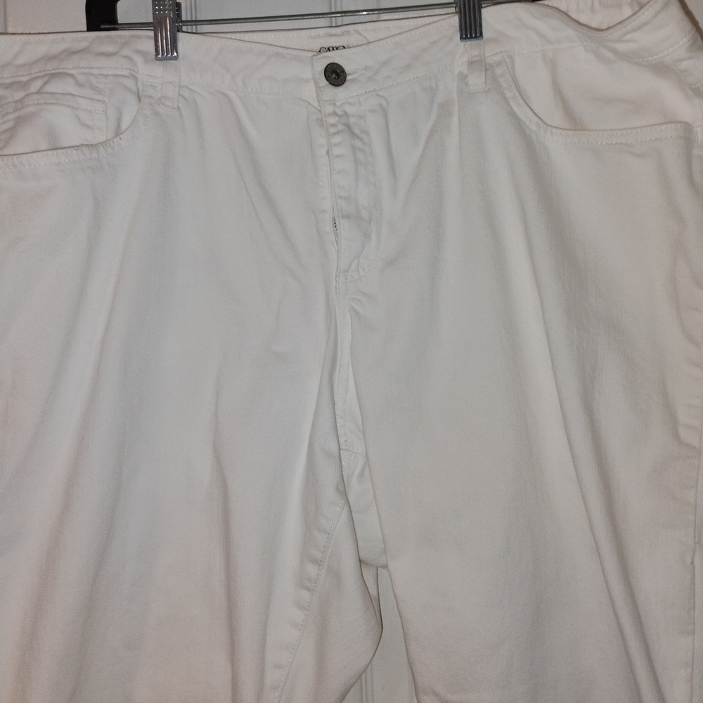 Cato Women's Crisp White Cropped Jeans Waist 22" Rise 12" Inseam 16" - Picture 3 of 3